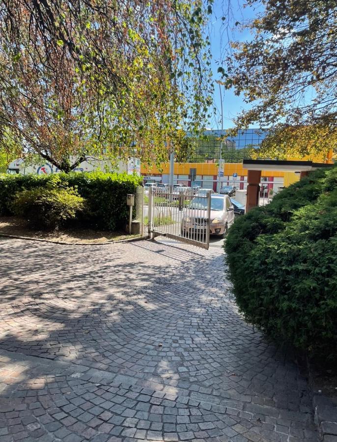 Lovely Apartment In Gallarate Bagian luar foto